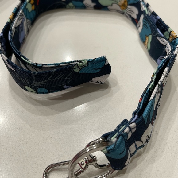 Vera Bradley Lighten Up Wide Lanyard - Picture 2 of 4